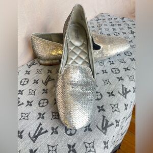 Beautiful Silver Sequins & Leather flats size 10